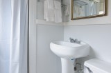 Residencia, habitación individual con baño